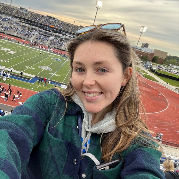 Meet your Posher, Hannah - Picture 2 of 2